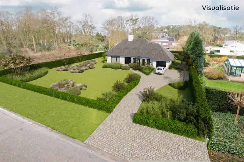 Villa te renoveren in Ter Beuken 3 slaapkamers zwembad 1297m²