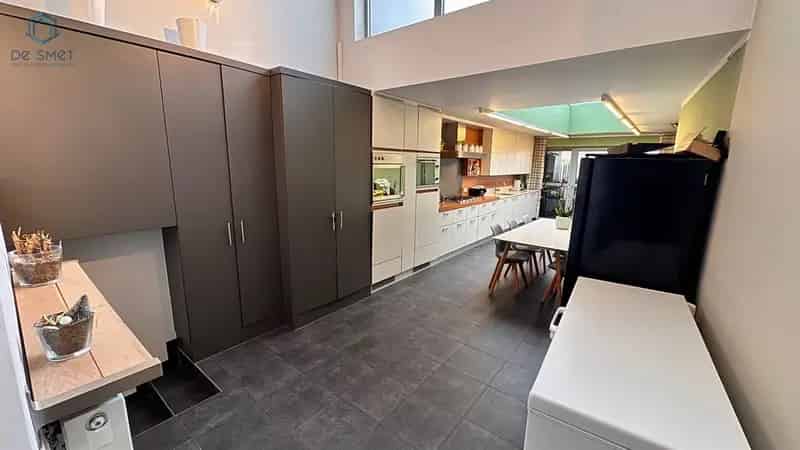 Huis te huur Geraardsbergen: Moderne woning met handelspand en zonnepanelen