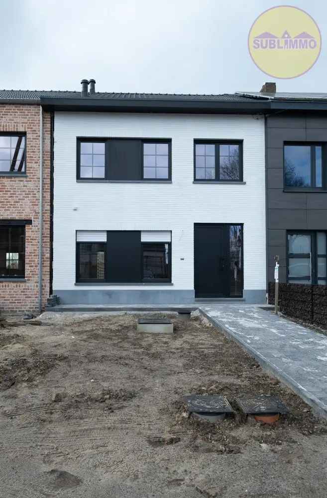 huis te koop ruime gerenoveerde woning met 3 slaapkamers en garage Balen