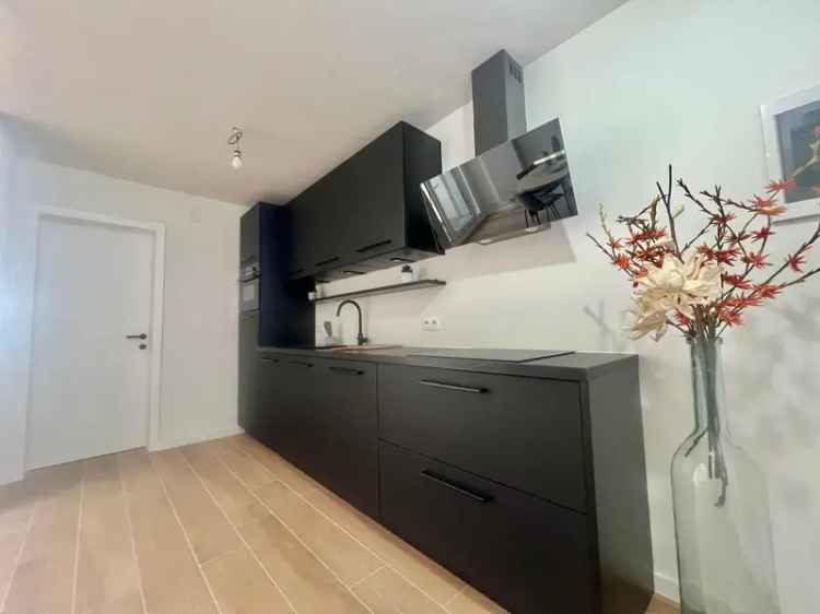 Appartement te huur gelijkvloers met tuin gerenoveerd EPC C