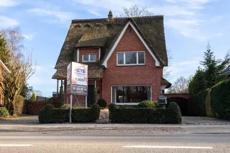 Huis Te Koop Essen-Heikant: Rietgedekte Woning Te Renoveren