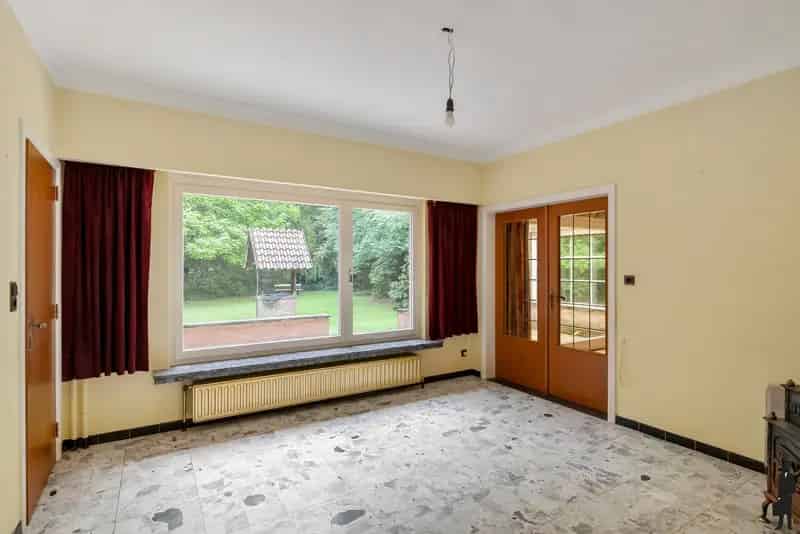 Villa te koop Brasschaat: 4 slaapkamers, grote tuin, unieke ligging