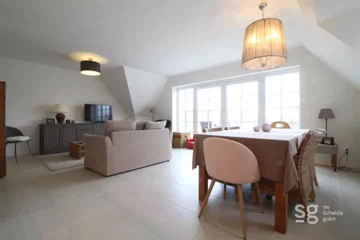 Appartement te Huur De Pinte Nabij Centrum en Station