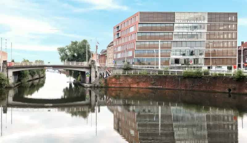 Kantoorruimte te huur Gent 643m2 nabij R40