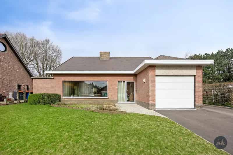 Huis te huur Aarschot: Op te frissen woning met groot magazijn
