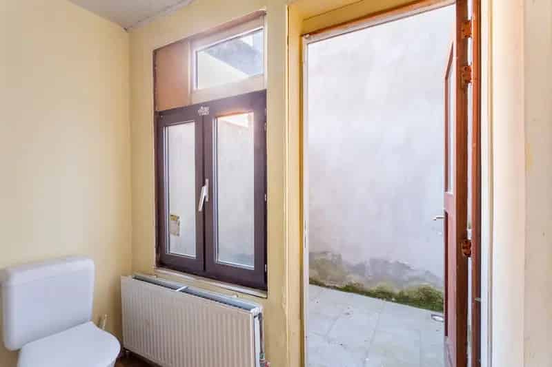 Statige Woning Antwerpen Renovatieproject 150m2 Koer Kelder