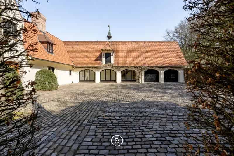 Huis te koop Hertsberge: Luxueus Landhuis met 7 slaapkamers