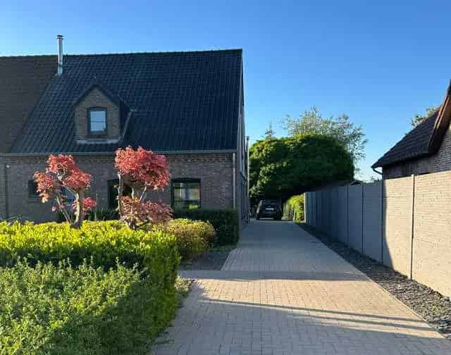 Huis te koop: Instapklaar gerenoveerd met ruim terras