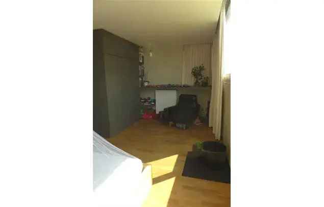 Huur 1 slaapkamer appartement van 84 m² in Ghent