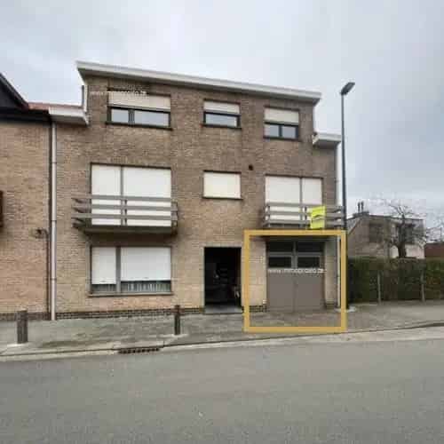 Garagebox te koop De Haan - Ruime opslagplaats vlakbij centrum