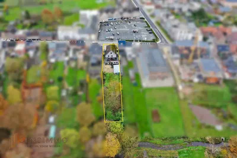 Handelshuis Op Te Knappen Ruim Perceel Projectontwikkeling
