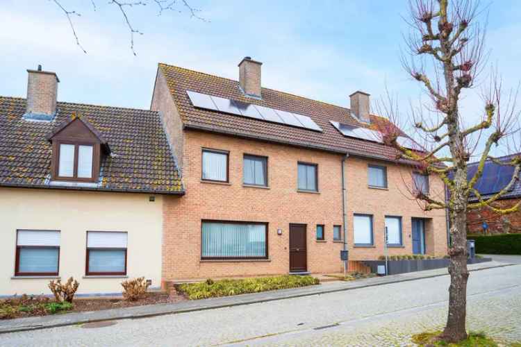Huis te koop Kaster: Rustige woning met garage en tuin