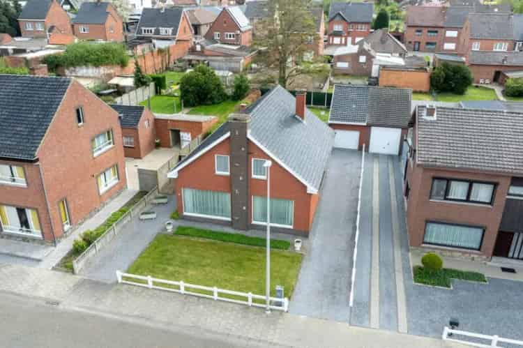 Te renoveren bungalow of bouwgrond te Hasselt