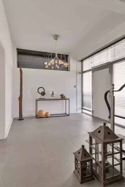 Bel-etage woning met magazijn te koop nabij Wakken