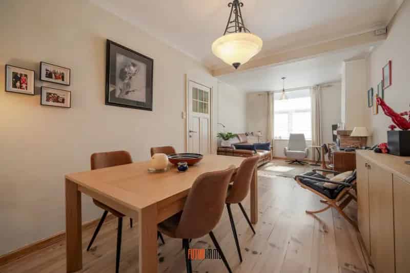 Huis te koop Assebroek: Instapklare gezinswoning