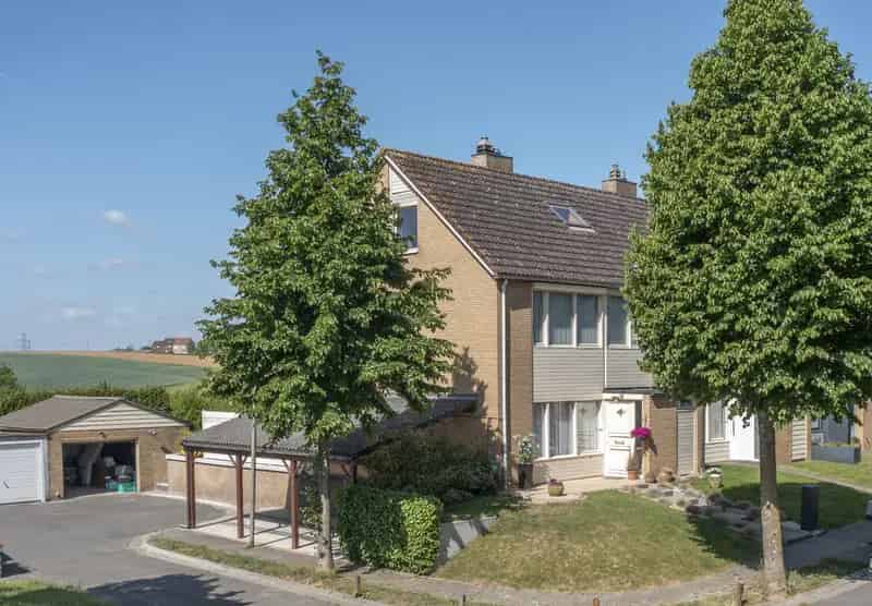 Gezinswoning Zellik 3 slaapkamers tuin garage