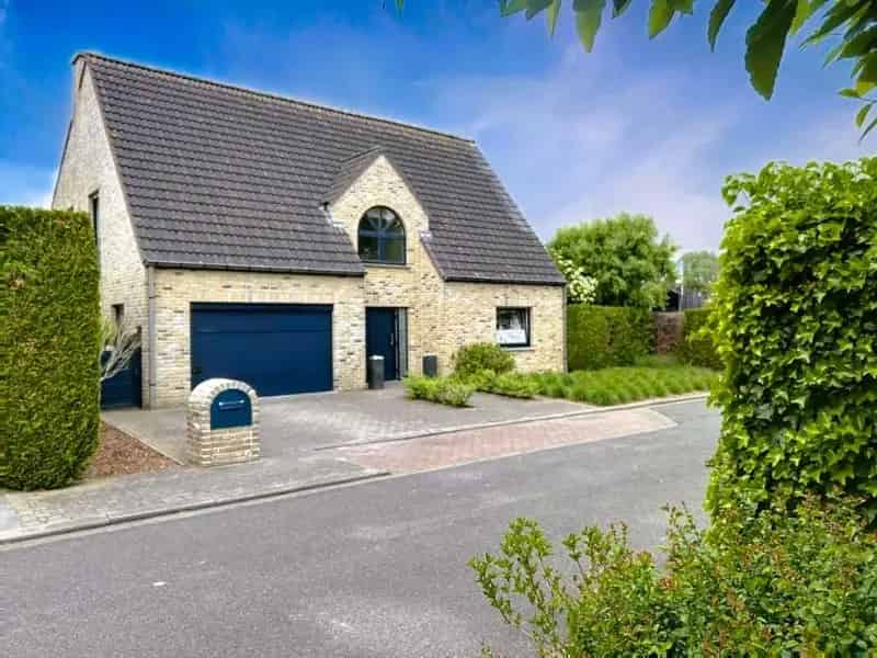 Huis te huur: Instapklare villa met 4 slaapkamers en tuin