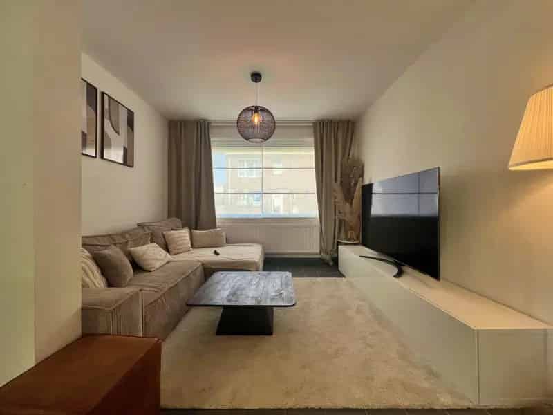 Woning met tuin en garage nabij Gent