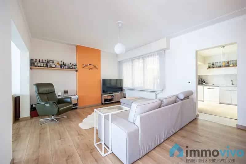 Huis te huur Hemiksem: 3 slaapkamers, tuin, station nabij