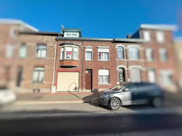 Huis Te Koop Fléron: 5 Slaapkamers, Magazijn 100m2