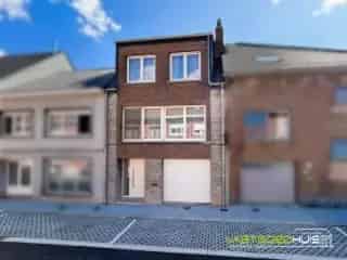 Huis te koop Meerbeke - Bel-etagewoning met 3 slaapkamers en tuin