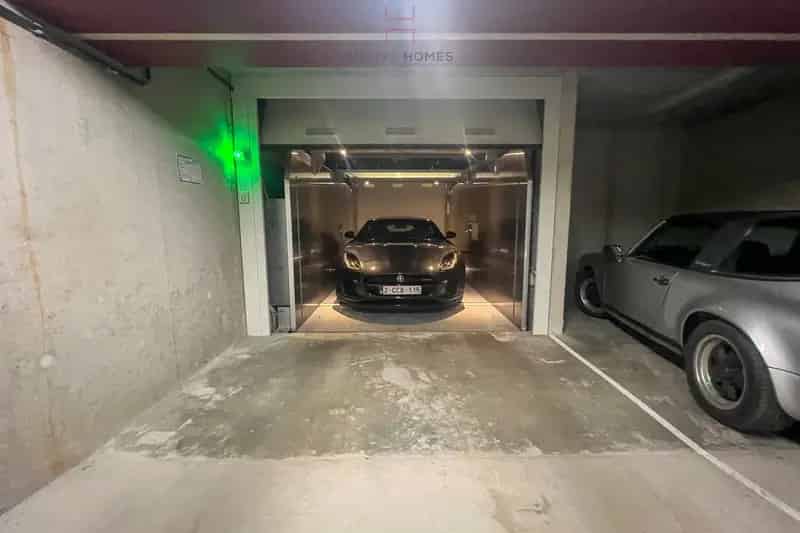 Garagebox op de Zeedijk Het Zoute
