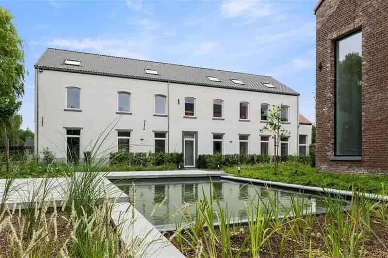 Exclusief Wonen: Gerestaureerde Vierkantshoeve in Orsmaal