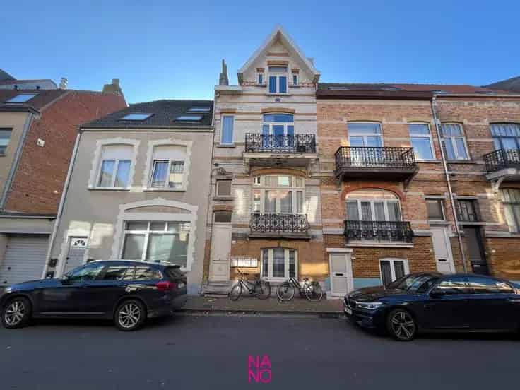 Rijwoning Knokke-Heist Te Renoveren Nabij Strand