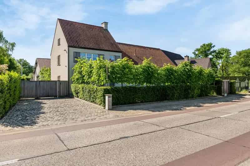 Woning met Fruitloodsen en Landbouwgrond te Alken