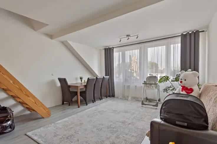 Duplex Appartement Te Koop: Gerenoveerd met Terras