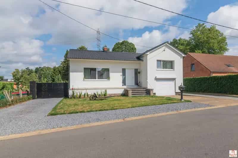 Gerenoveerde Splitlevelwoning Rustige Straat