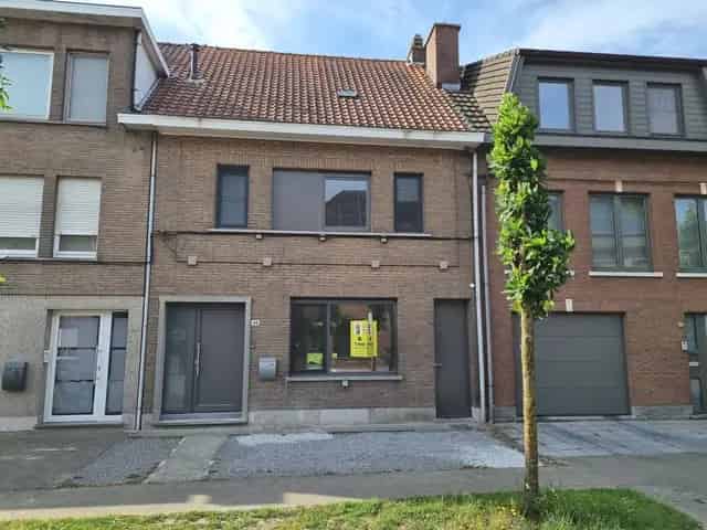Huis te huur 3 slaapkamers gerenoveerd terras tuin