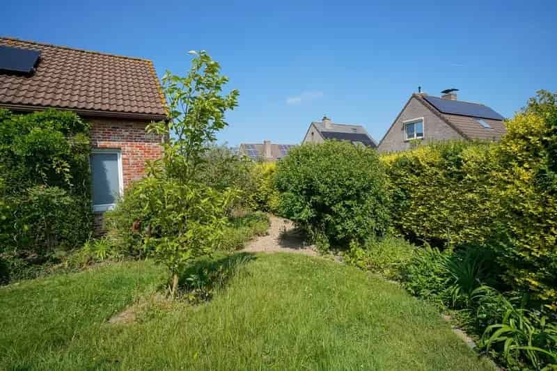 Ruime woning Oudenburg zongerichte tuin