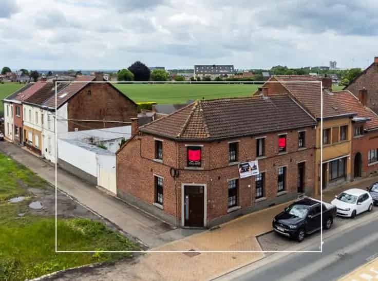 Huis te Koop La Louviere 200m² 3 Gevels Investering
