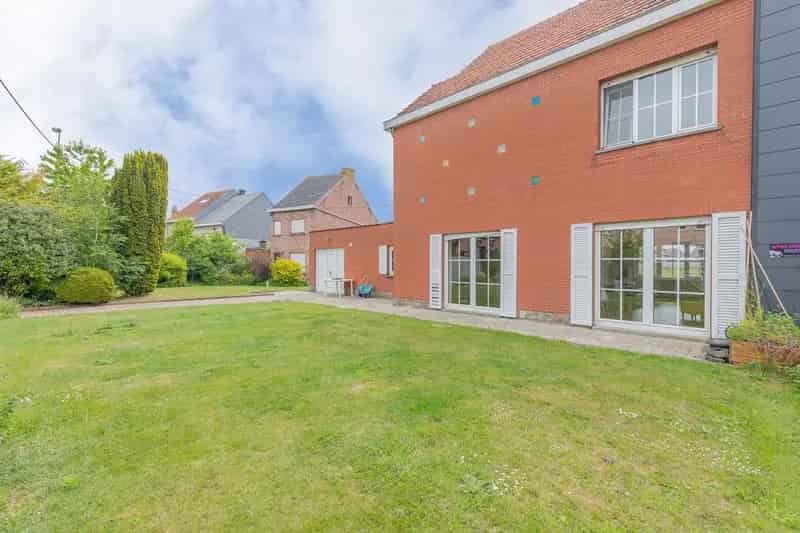 Rustig gelegen woning met 3 slaapkamers en grote tuin!