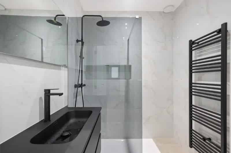 Vernieuwd 2 Slaapkamer Appartement Wevelgem Centrum Grote Garage