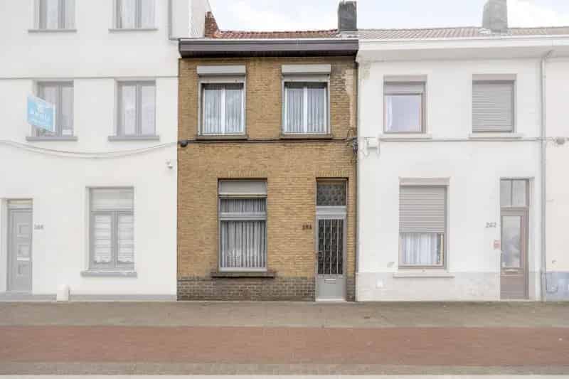 Huis te koop Deurne: renovatieproject 252m²