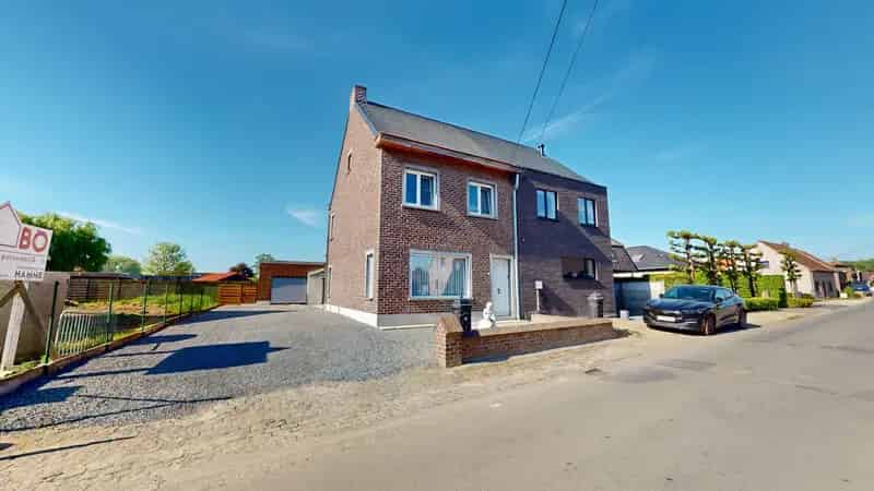 Huis te koop: Rustige halfopen woning met 3 slaapkamers en tuin