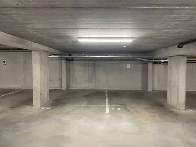 5 Parkeringen te Koop Laken Nabij Parken