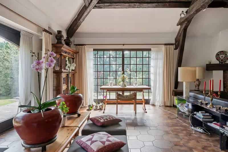 Spaanse Villa Schoten: Charme en Potentieel