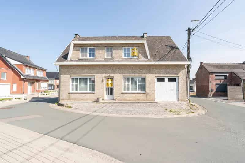 Huis te koop Haaltert: 4 slaapkamers, tuin, renovatieproject