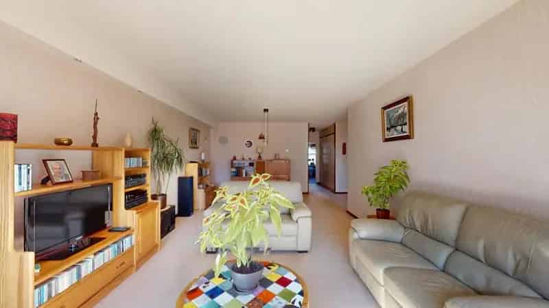 Appartement te Evere 2 slaapkamers terras parking