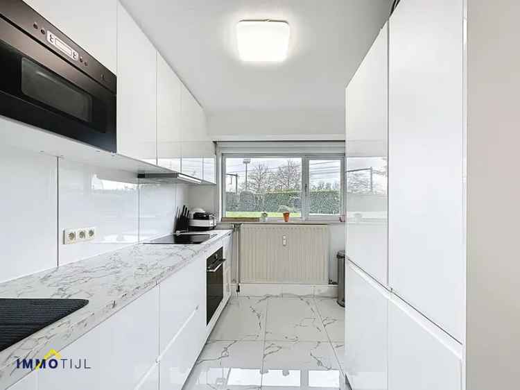 Gerenoveerd Appartement met Garage te Denderleeuw
