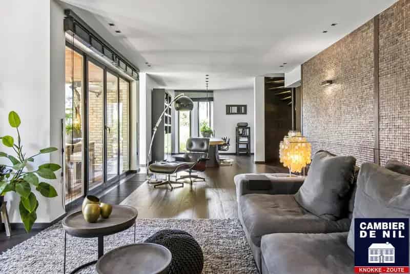 Huis te Koop: Architectenwoning met Zwemvijver
