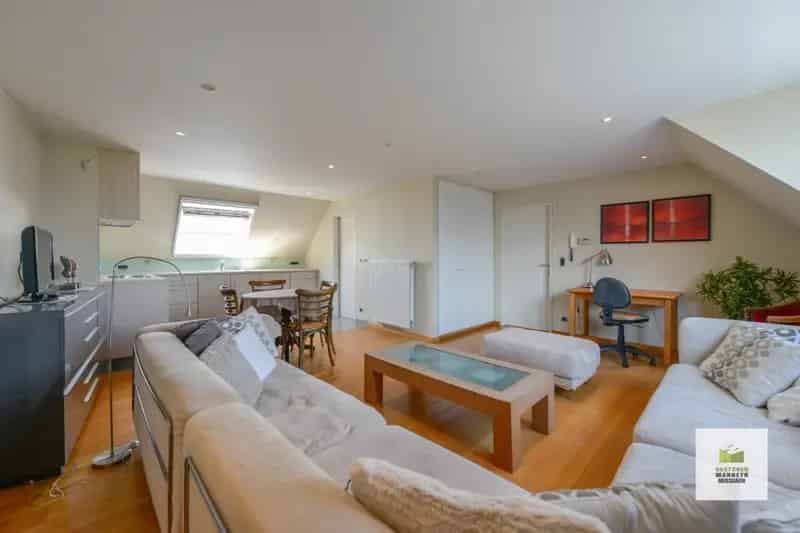 Huis te Koop: Praktijk met Appartement te Huur