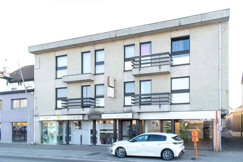 Gelijkvloerse kantoor- of handelsruimte + eventueel garage