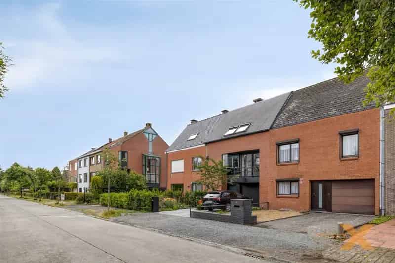 Toffe Woning Met Garage En Tuin
