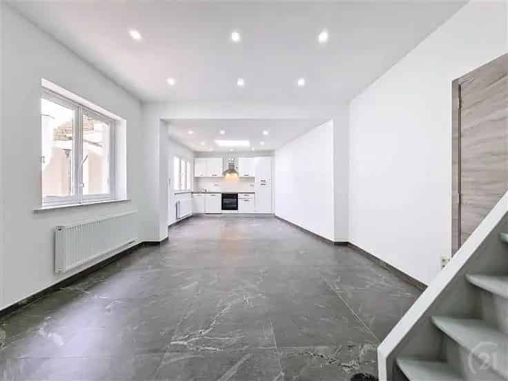 Huis Te Koop Couillet 3 Slaapkamers 182m²