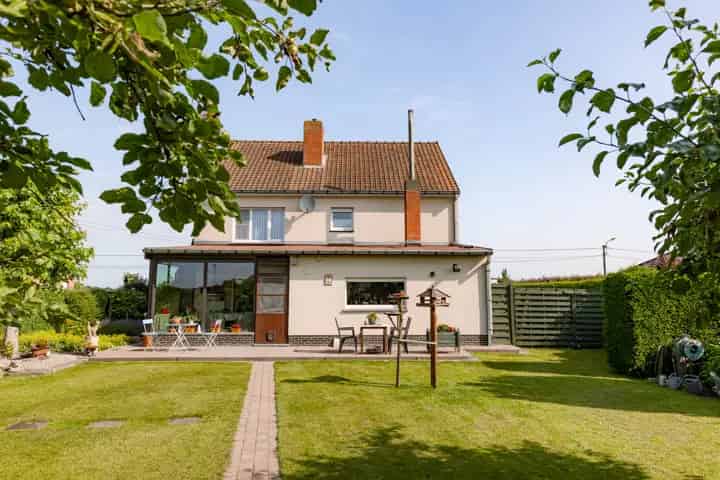Huis te koop Zedelgem: Gezinswoning te renoveren