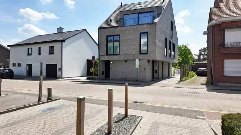 Modern Duplex Appartement te Koop in Zomergem Centrum